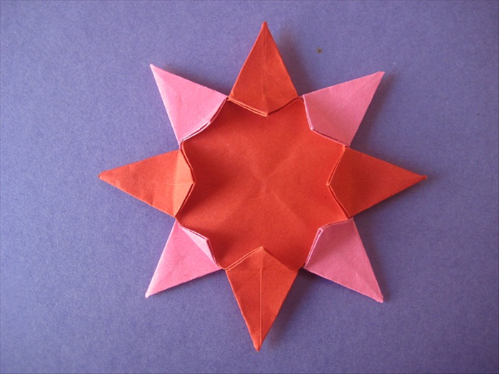 כוכב האוריגמי בעל 8 הפינות שלכם מוכן!
