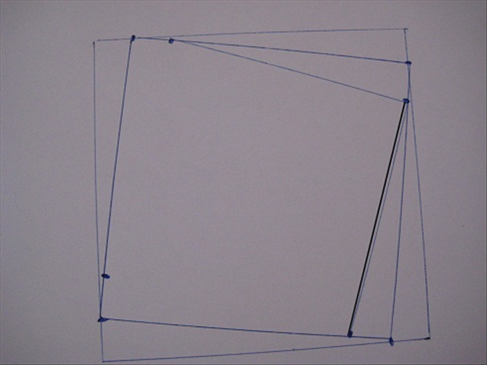 ציירו קו ישר מהנקודה הימנית בריבוע הפנימי לנקודה התחתונה בריבוע הפנימי.